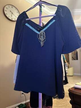 Women Size DL NWOT  80 Park Colorful Top Blouse